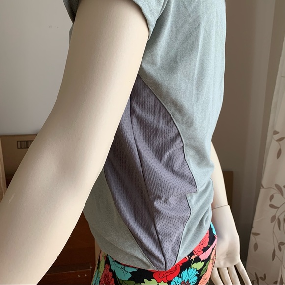 🦋✨ 2/15$ TOPS ✨🦋 Puma 2 in 1 athletic top - Picture 5 of 5